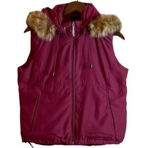Cabela's Women's Faux Fur Goose Down Zip Front Vest Burgundy Size Small